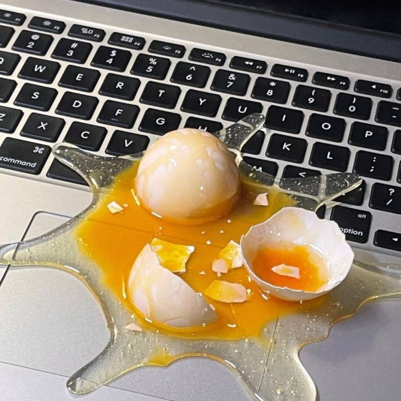 Cracked Egg Phone Stand Holida - Esports Gaming Trophy ulasan dan harga