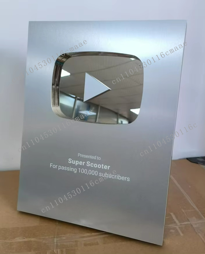 Play button prizes, aluminum s - Esports Gaming Trophy ulasan dan harga
